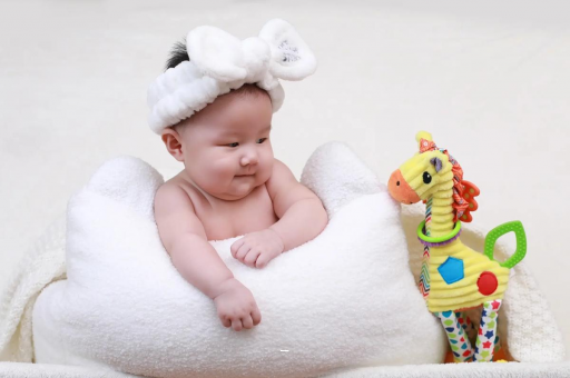 云梦宝宝几个月翻身